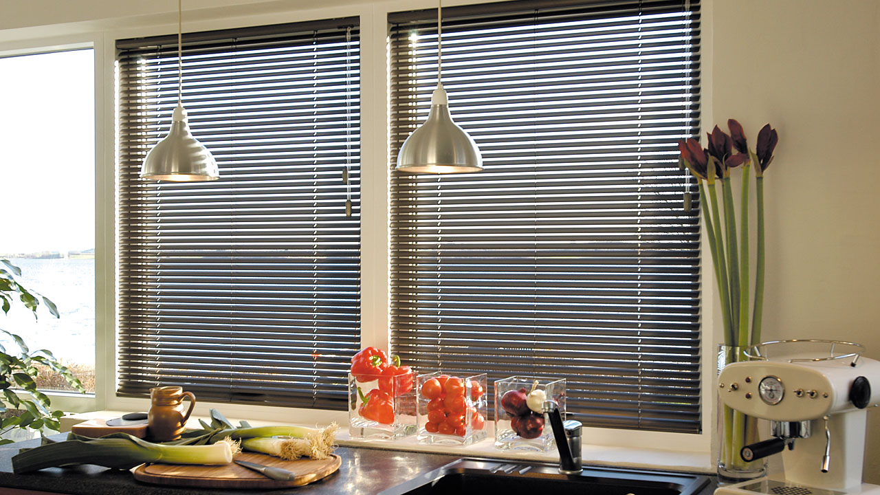 Micro Venetian Blinds